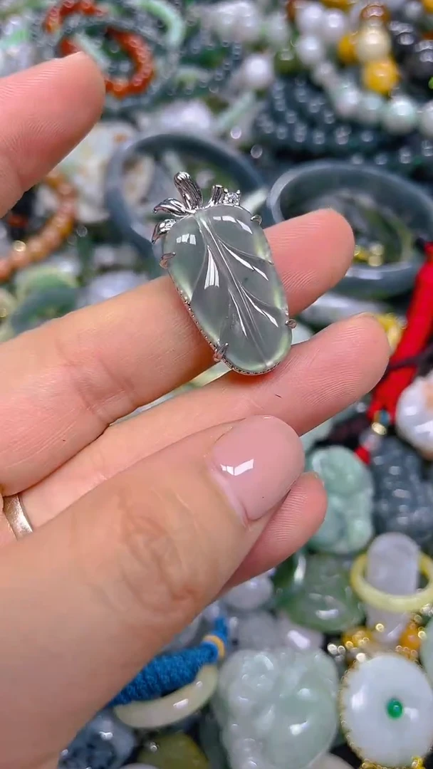 颈饰未镶嵌翡翠/ J /翡翠A货，一件也是批发价