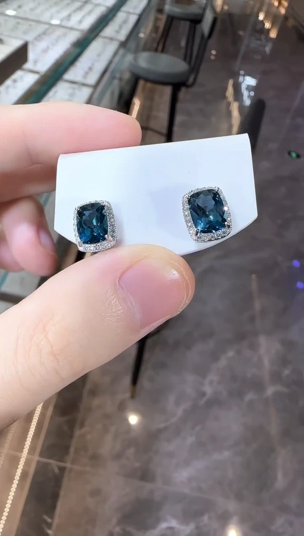 银S925镶嵌托帕石耳饰10*8mm伦敦蓝耳钉