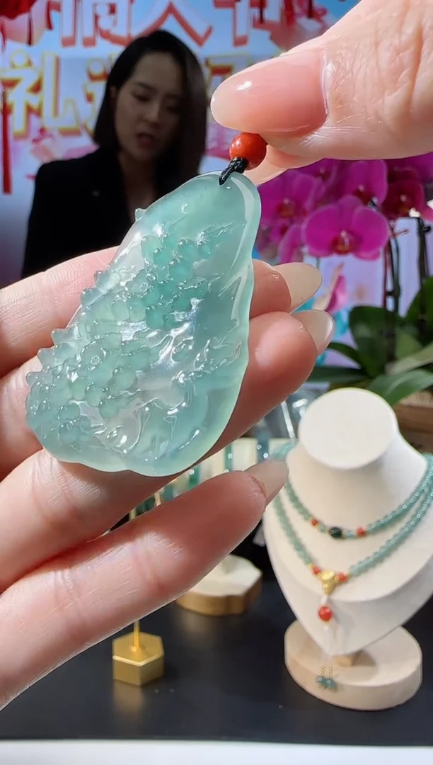 【闪购商品】翡翠吊坠(不含链)未镶嵌鹿牌多样性发一