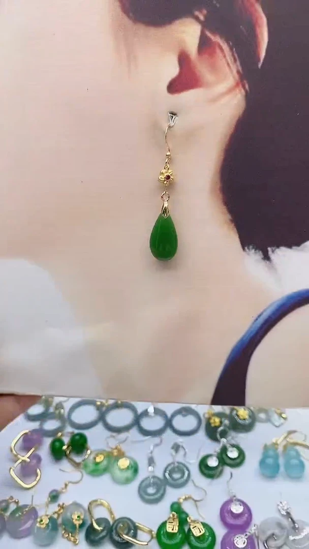 14K金镶嵌和田玉耳饰109