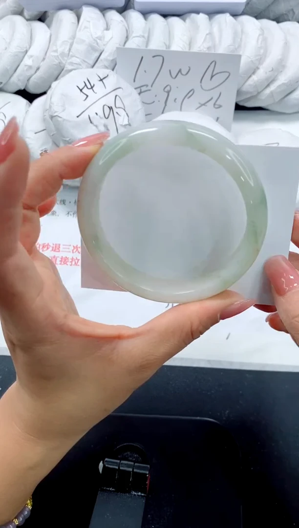 未镶嵌手镯石英质玉124-62.5