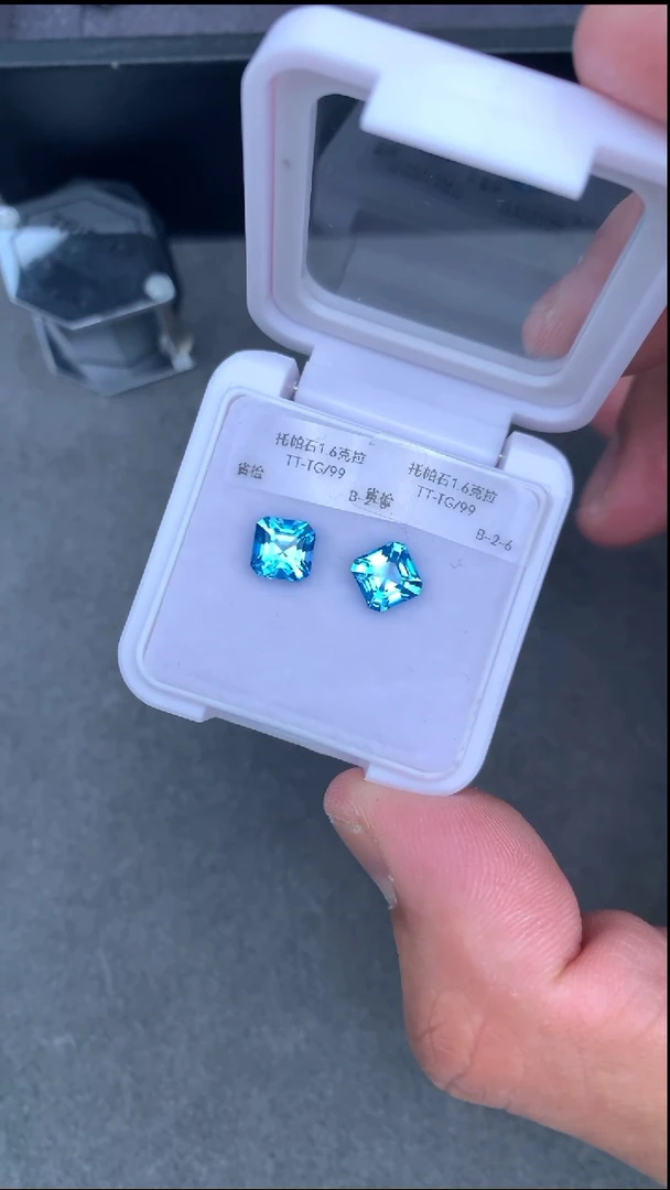 未镶嵌裸石托帕石3.2克拉