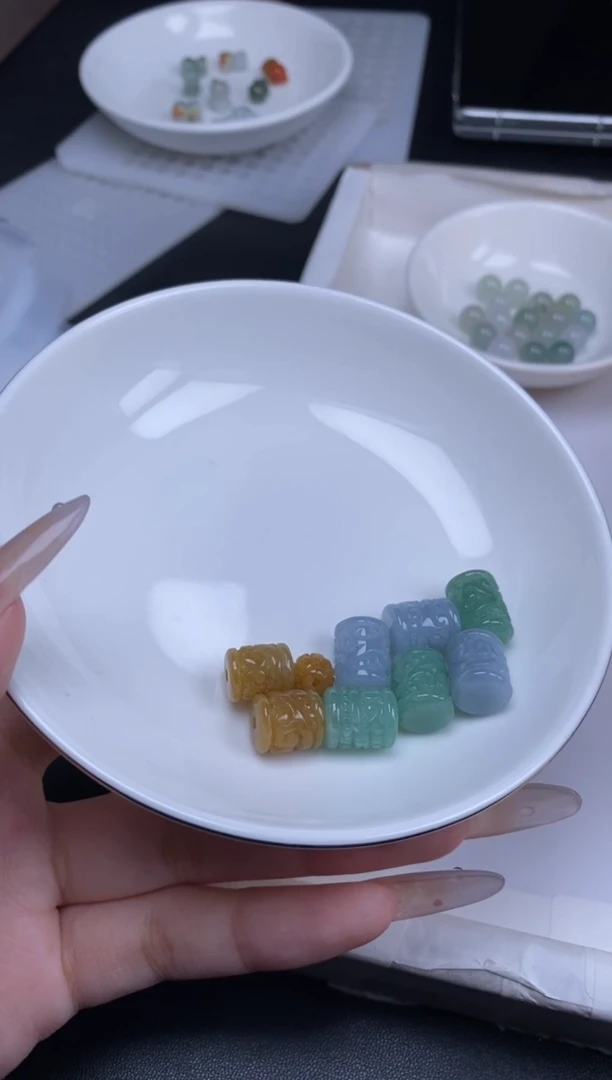 未镶嵌珠子定制翡翠A**妞散珠批发DIY多样性发货