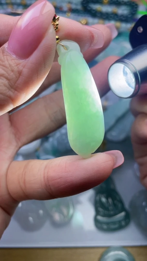 未镶嵌挂件翡翠1