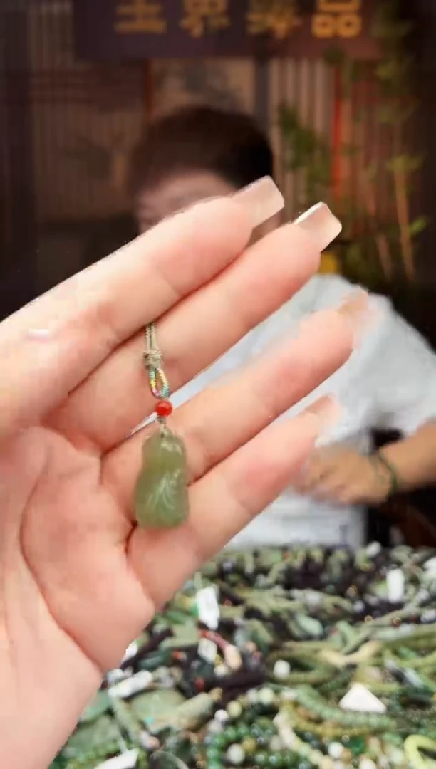 和田玉未镶嵌颈饰拍一发一