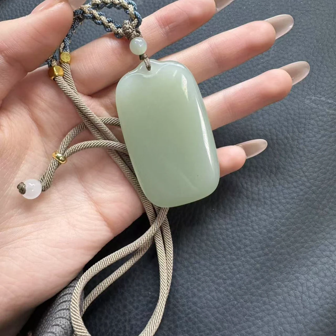 新疆和田玉无事牌吊坠3