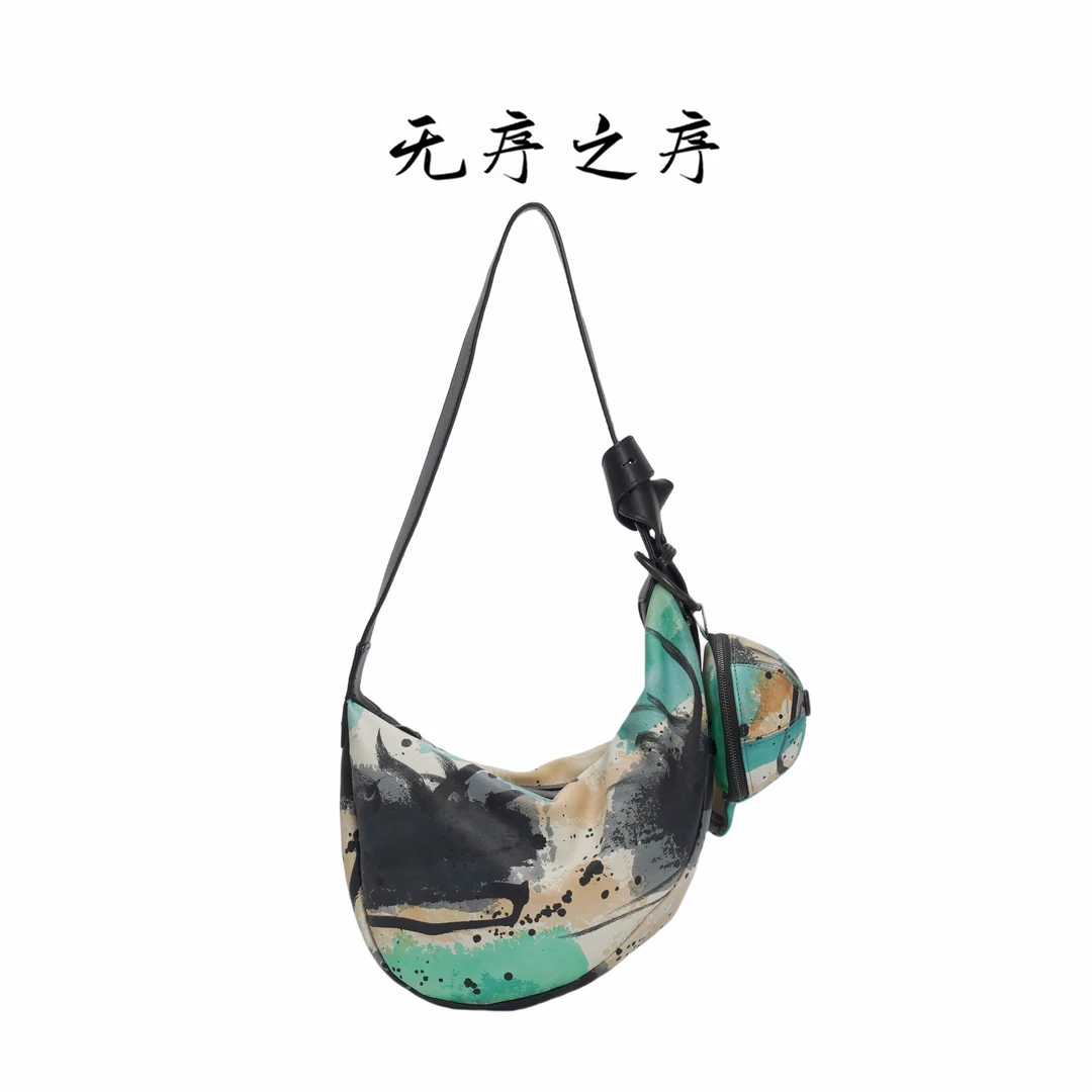 时尚肩包斜跨旅游包潮流休闲女士饺子包百搭轻奢高级感231005