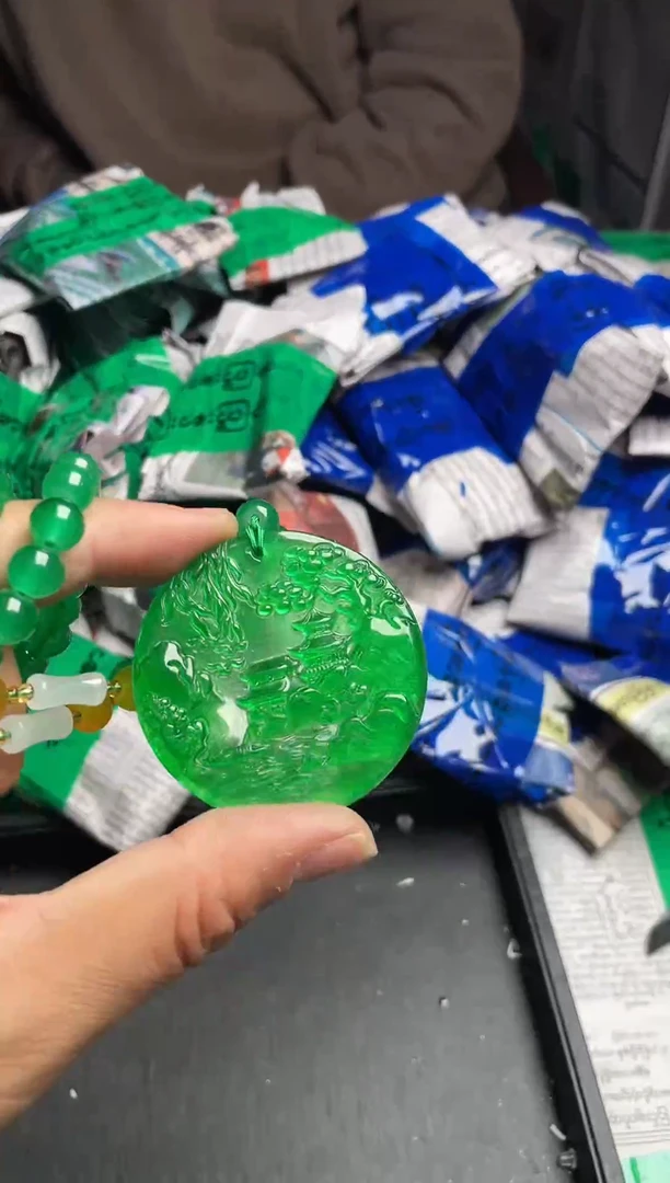 强子收货时尚吊坠L-68