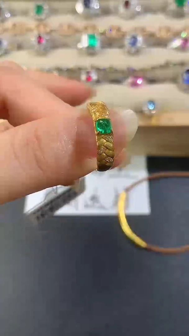 18K金镶嵌戒指祖母绿D521|3980