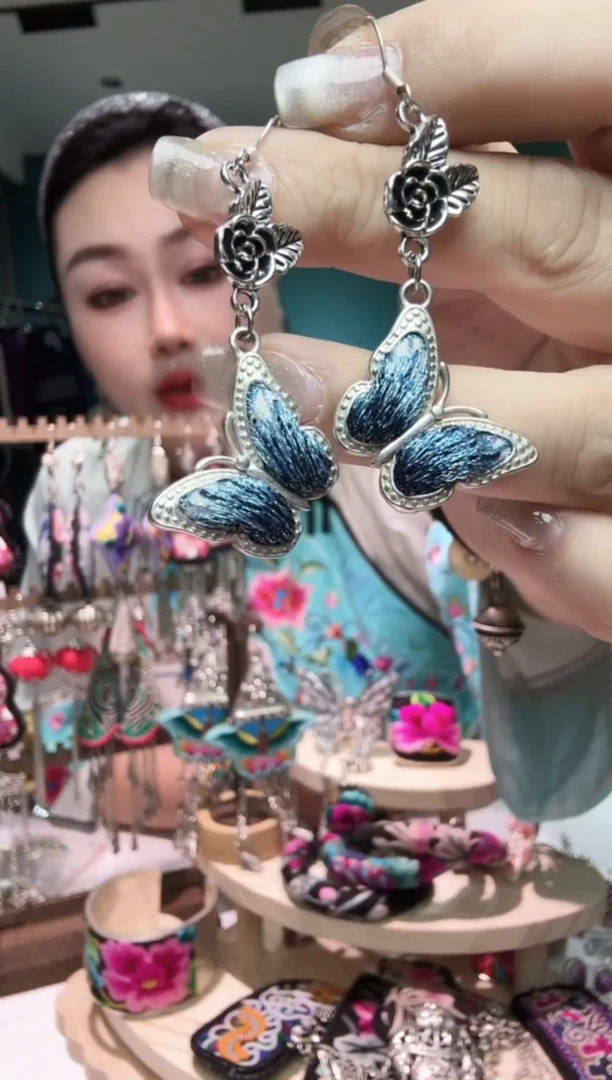 刺绣纯手工苗绣非遗耳环