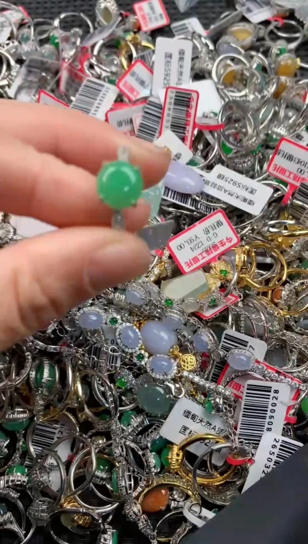 银S925镶嵌戒指翡翠2         3