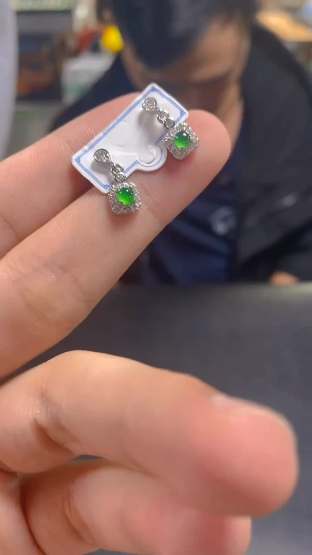 【闪购商品】翡翠耳饰未镶嵌0547908072/多样性发一