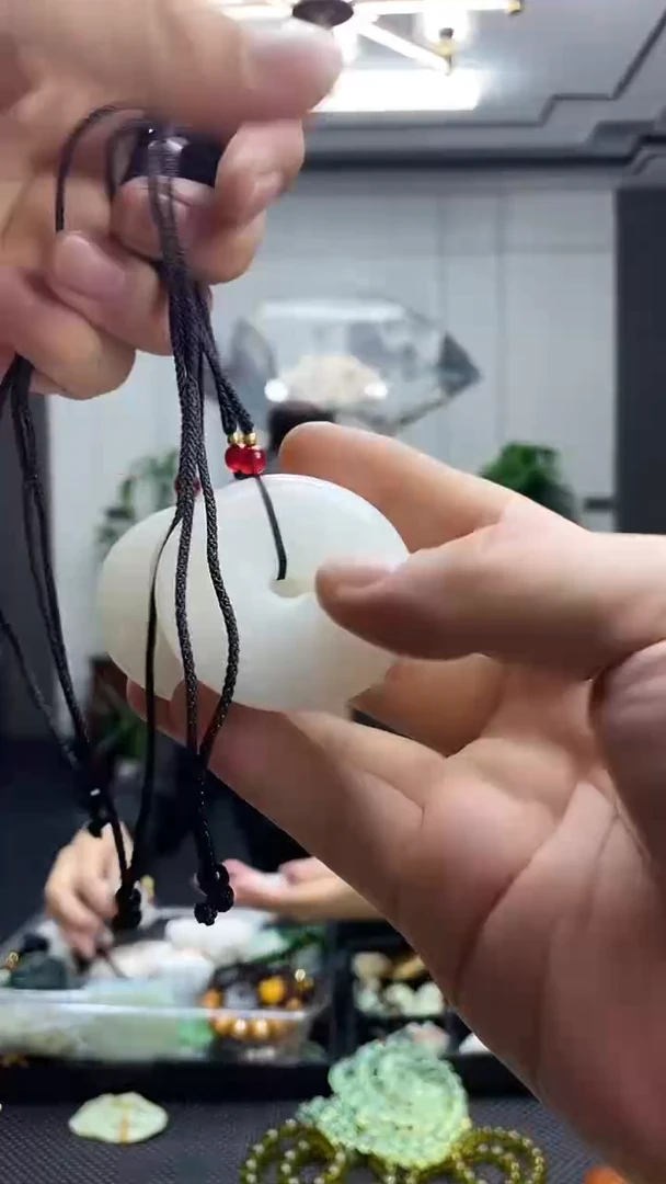 和田玉未镶嵌挂件瑕疵多样性发货任意一件