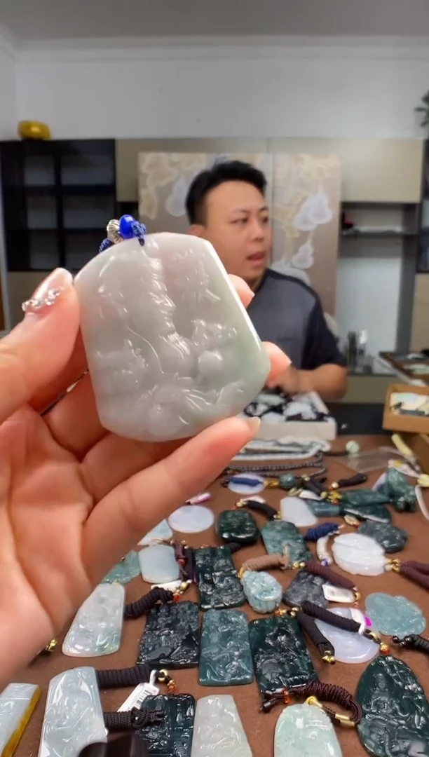 颈饰未镶嵌翡翠多样性发其一