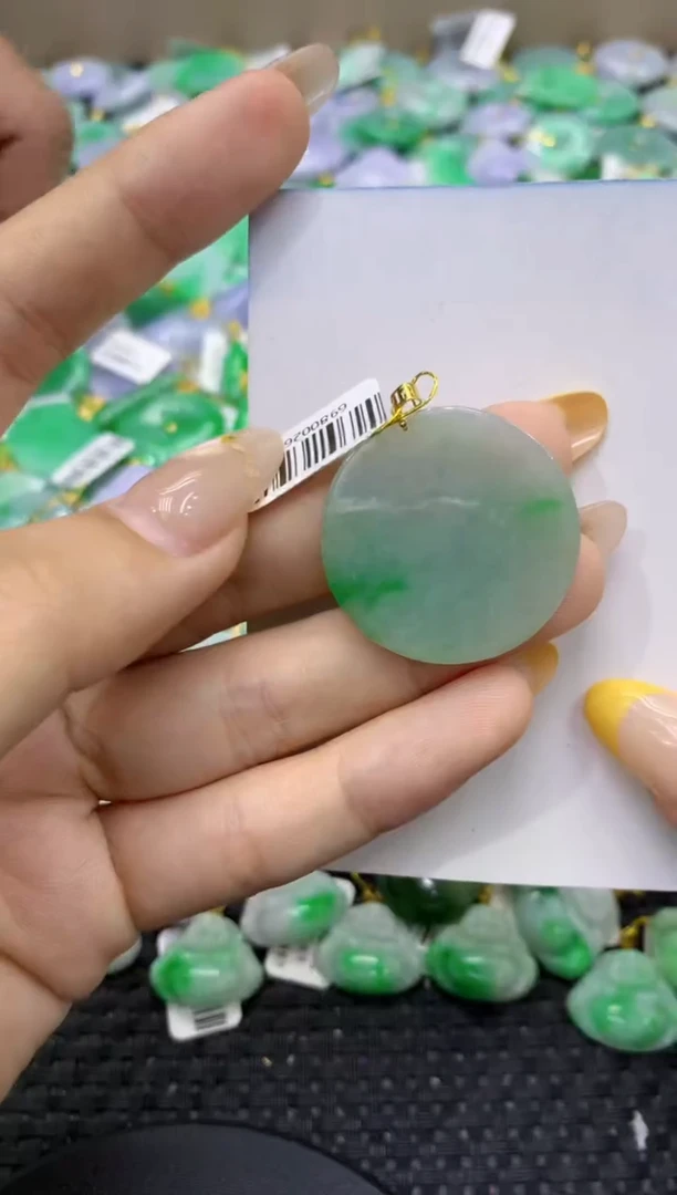 颈饰未镶嵌翡翠天然缅甸翡翠A货