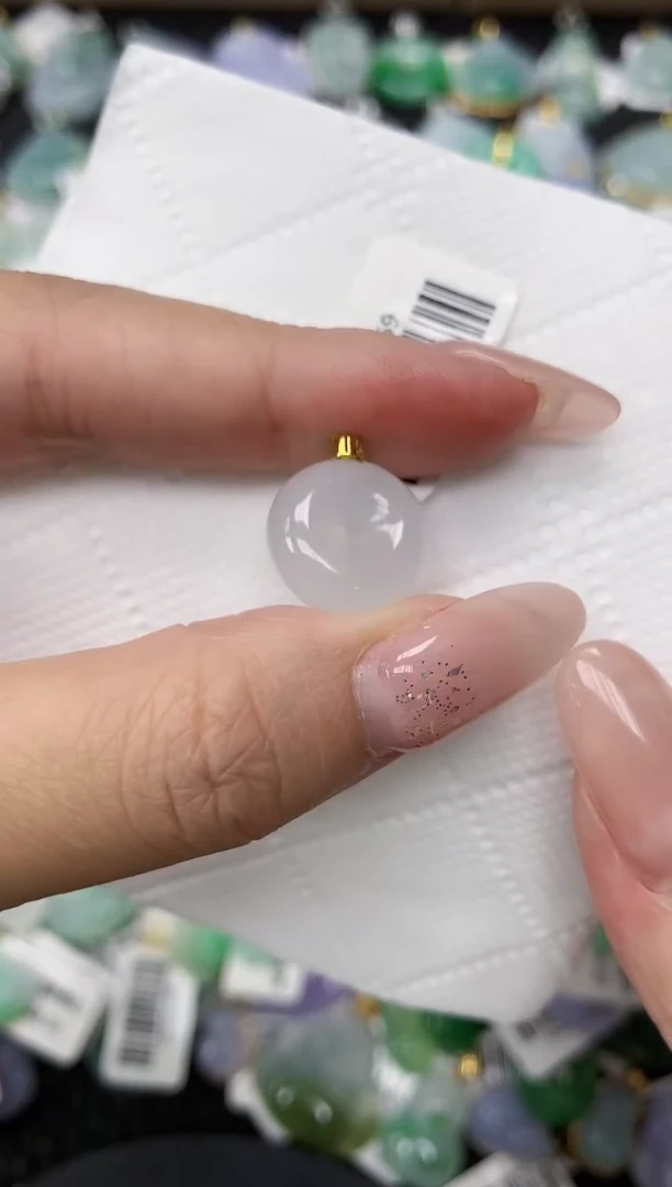 颈饰18K金镶嵌翡翠1111111111