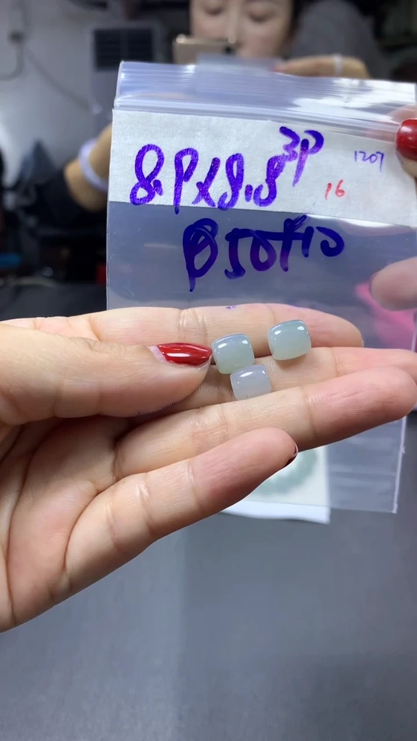 未镶嵌定制翡翠毛货需精细抛光拍一发一