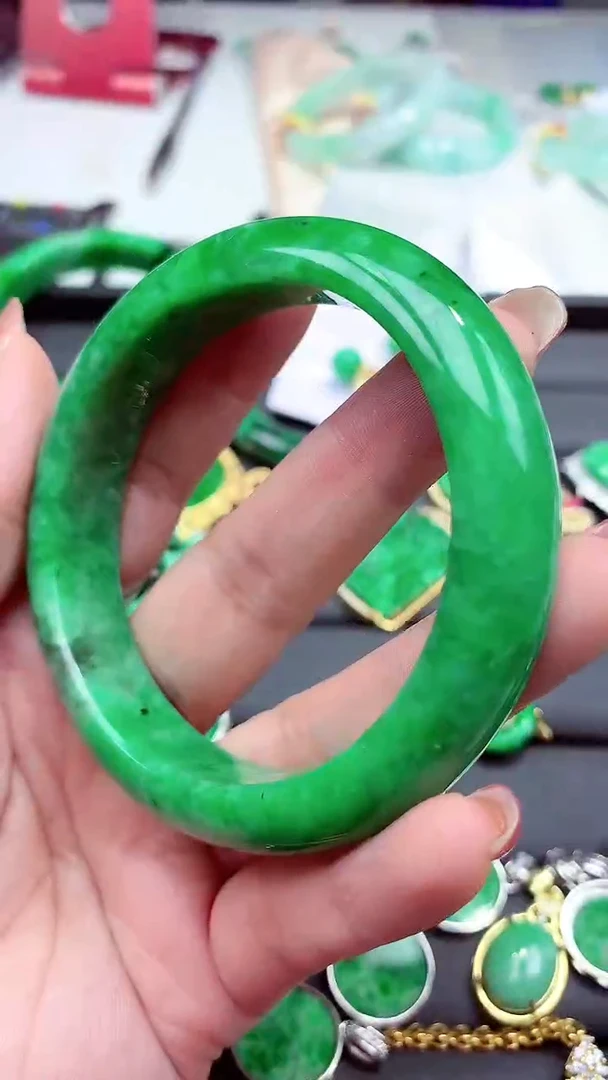 【闪购商品】翡翠手镯未镶嵌手镯