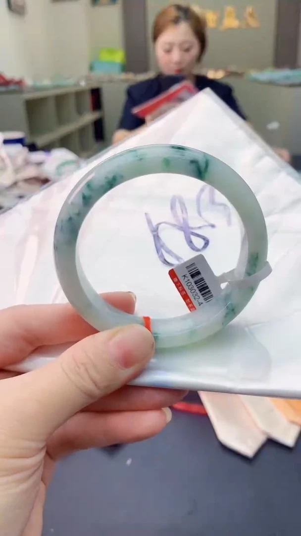 翡翠手镯未镶嵌0297922110