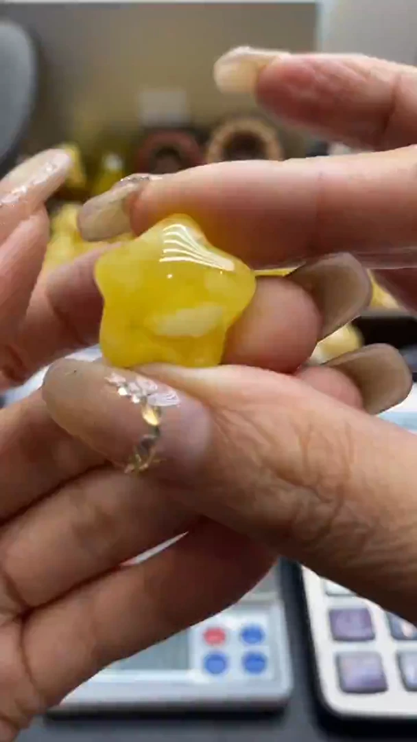 琥珀未镶嵌珠宝奇石2756