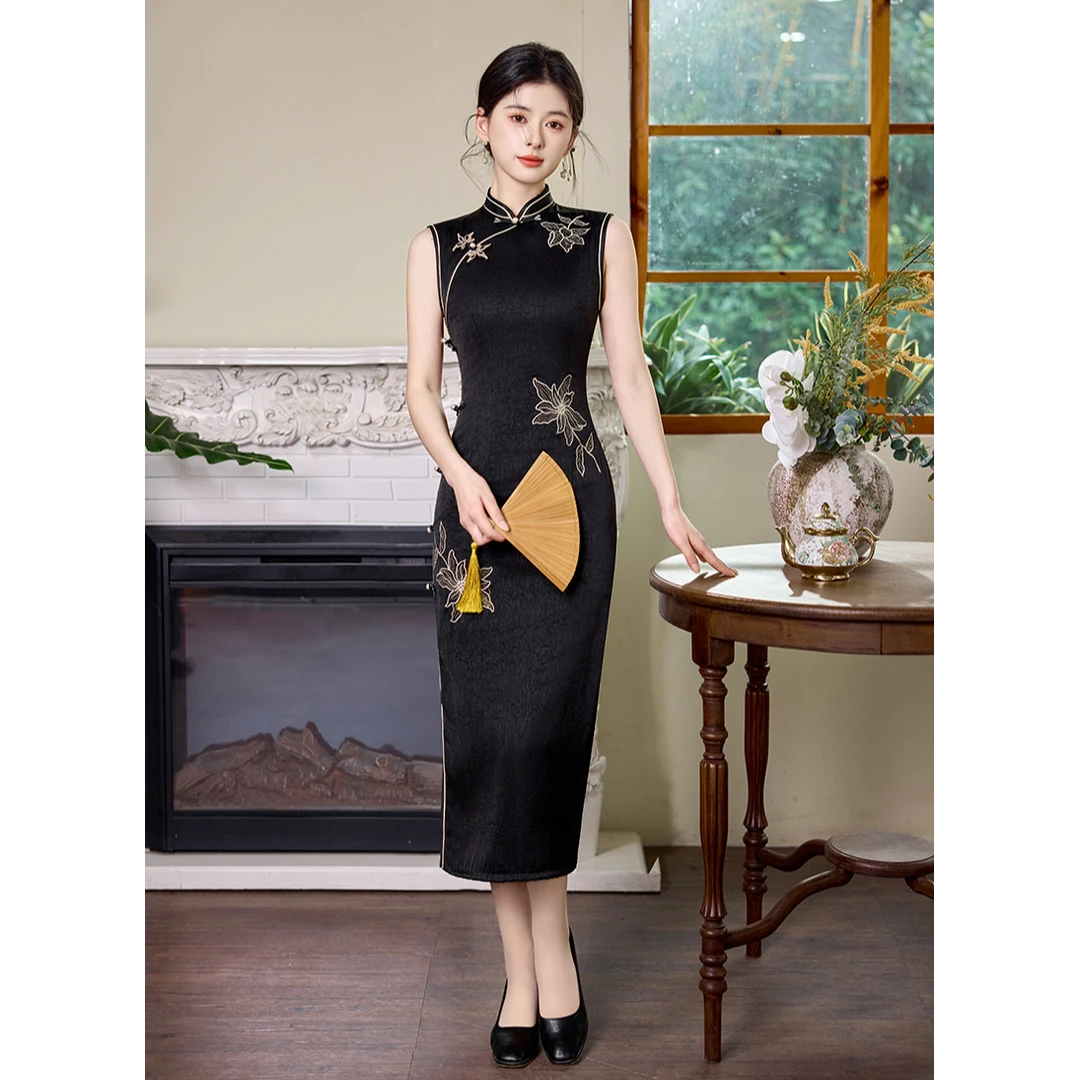 TZM无袖国风改良绣花旗袍2025新款年轻款女性感复古修身旗袍