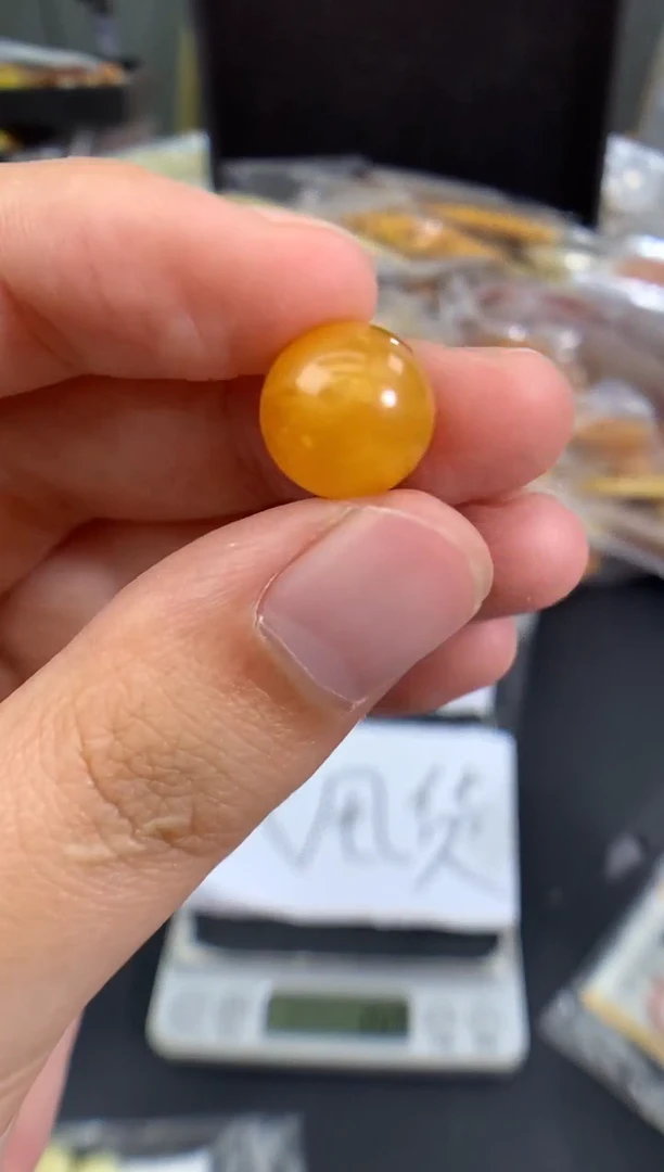 蜜蜡未镶嵌珠宝奇石303