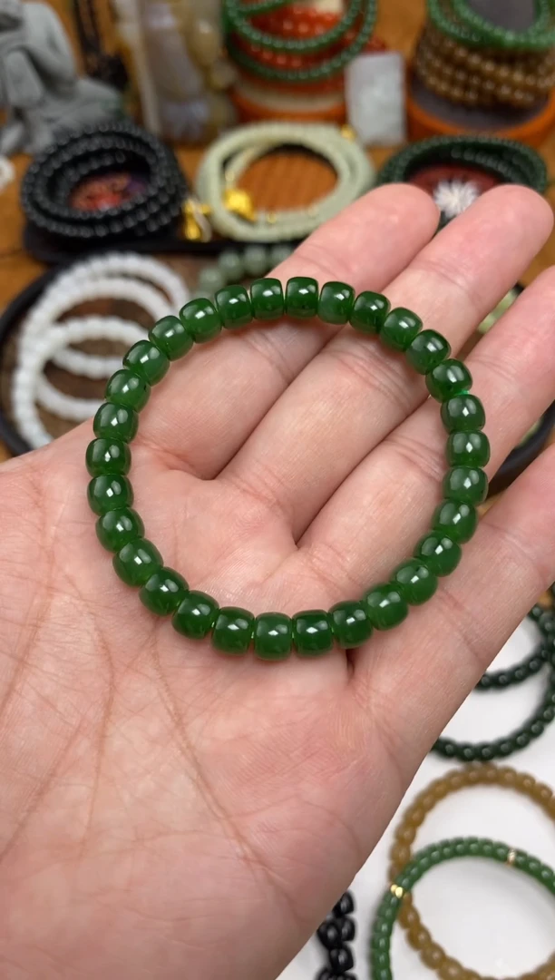 颈饰未镶嵌和田玉手串