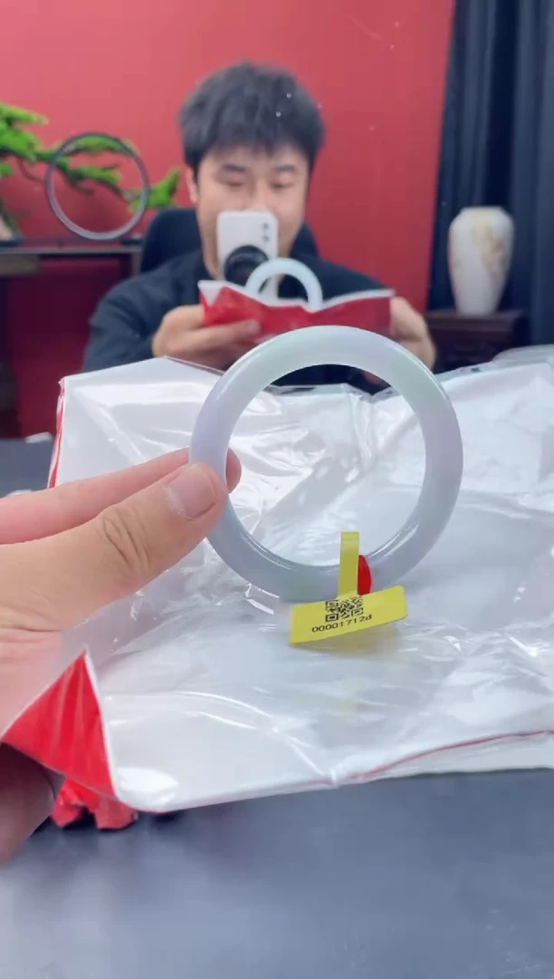 未镶嵌手镯翡翠10