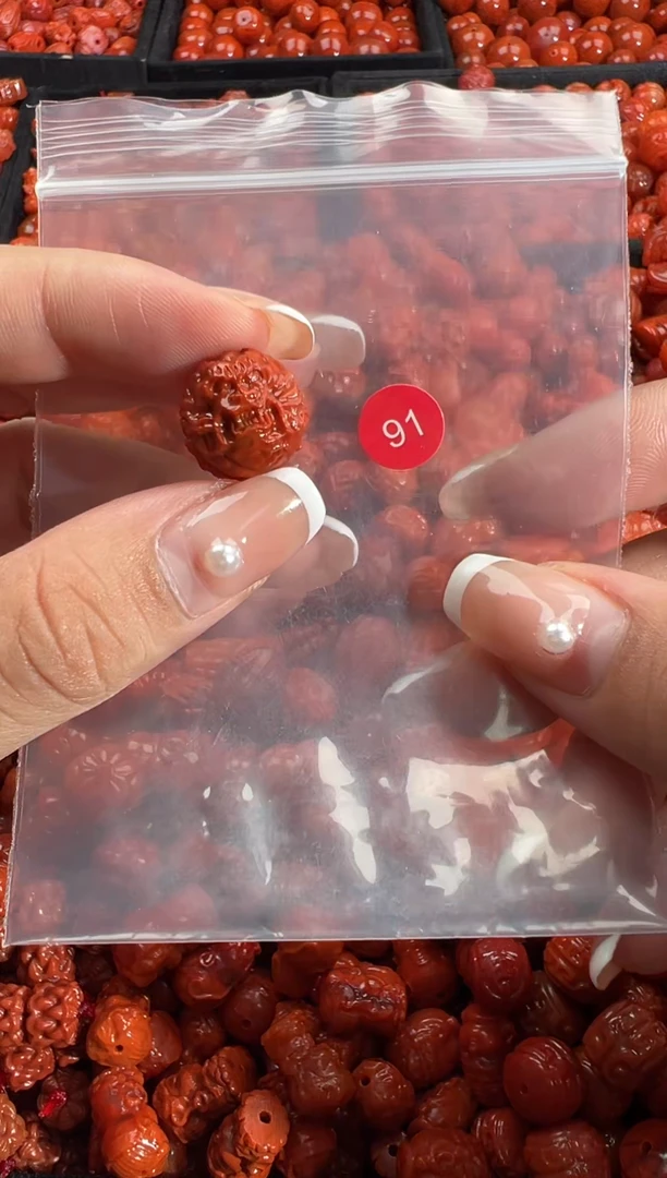 颈饰未镶嵌南红玛瑙1