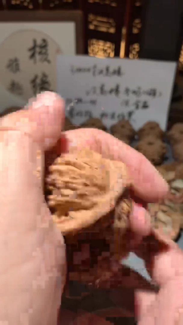 文玩核桃把件【核缘雅趣】44左右汉高楼，同尺寸随机发