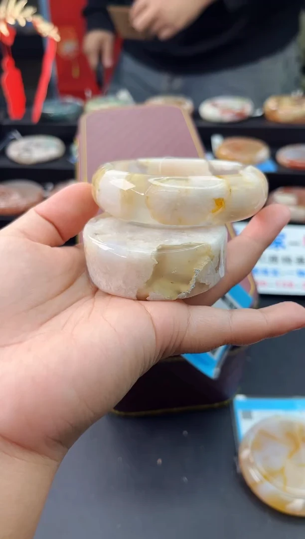 【闪购商品】石英质玉手镯未镶嵌赠送镯心（59圈口）