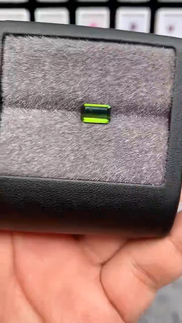 未镶嵌裸石碧玺1.07克拉