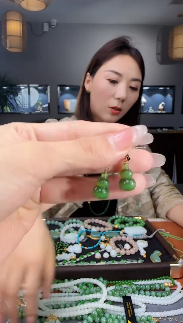 吊坠(不含链)18K金镶嵌和田玉多样性发拍一发一