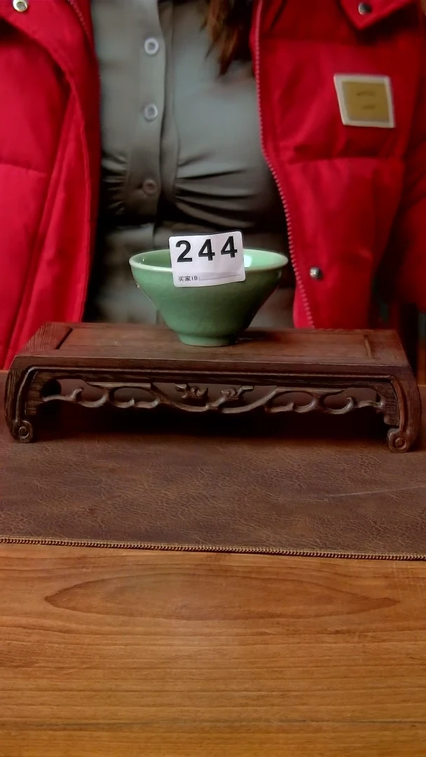 豆青釉束口盏244