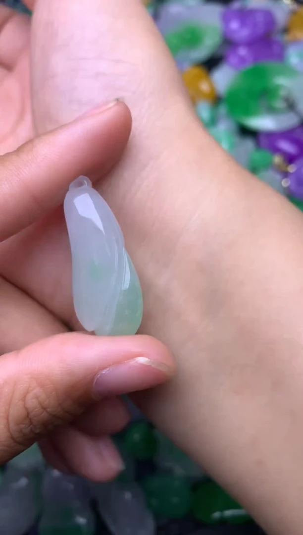 颈饰未镶嵌翡翠缅甸翡翠吊坠