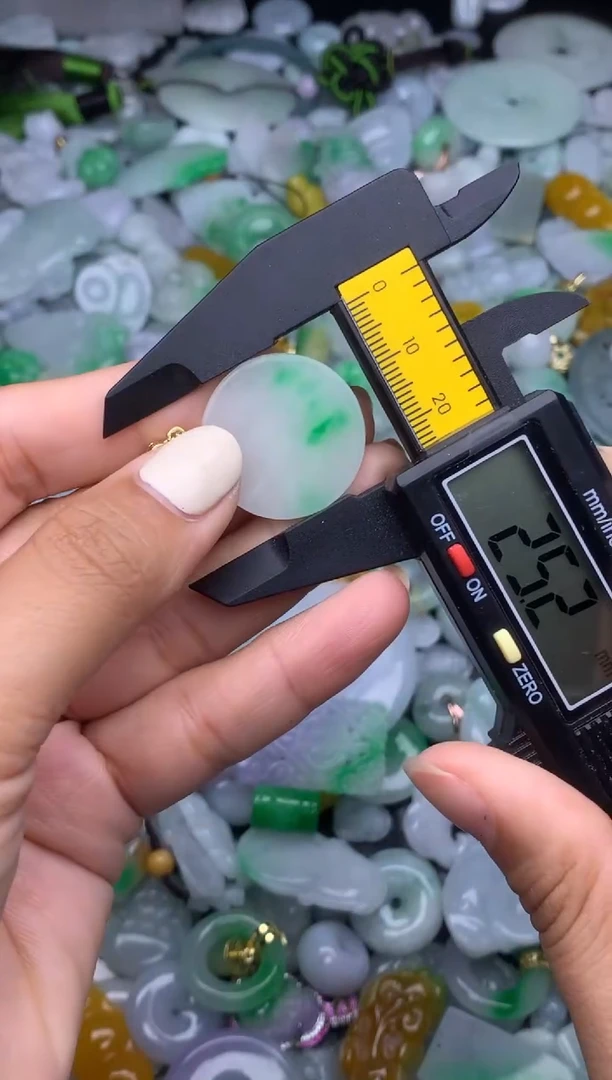 翡翠未镶嵌颈饰天然缅甸翡翠吊坠