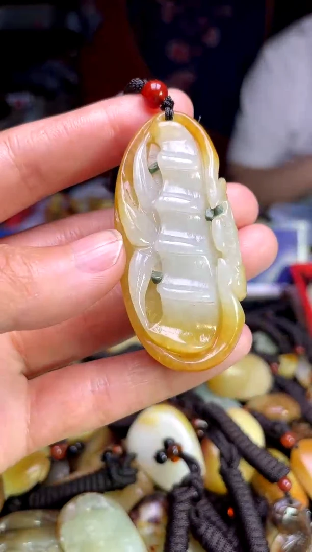 和田玉未镶嵌颈饰1