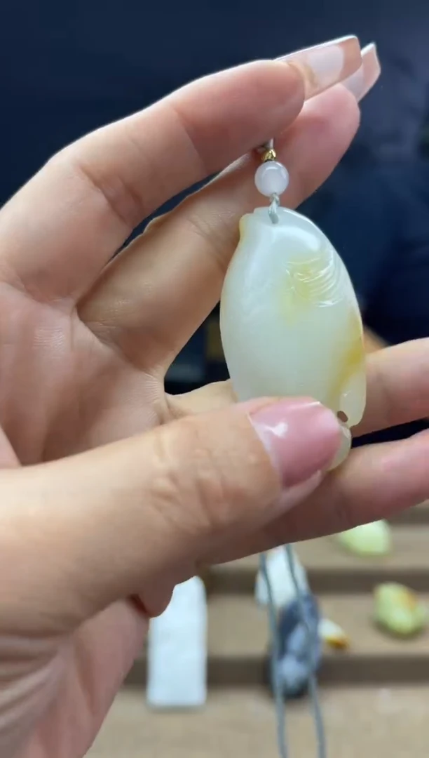 颈饰未镶嵌和田玉1