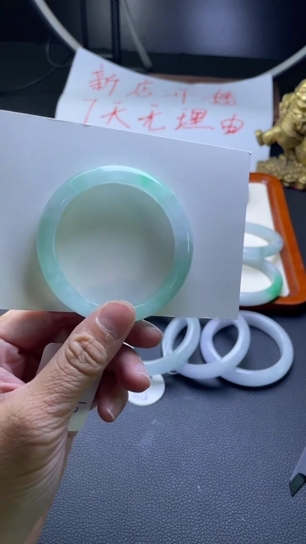手镯莹*闪购为准，一物一证书