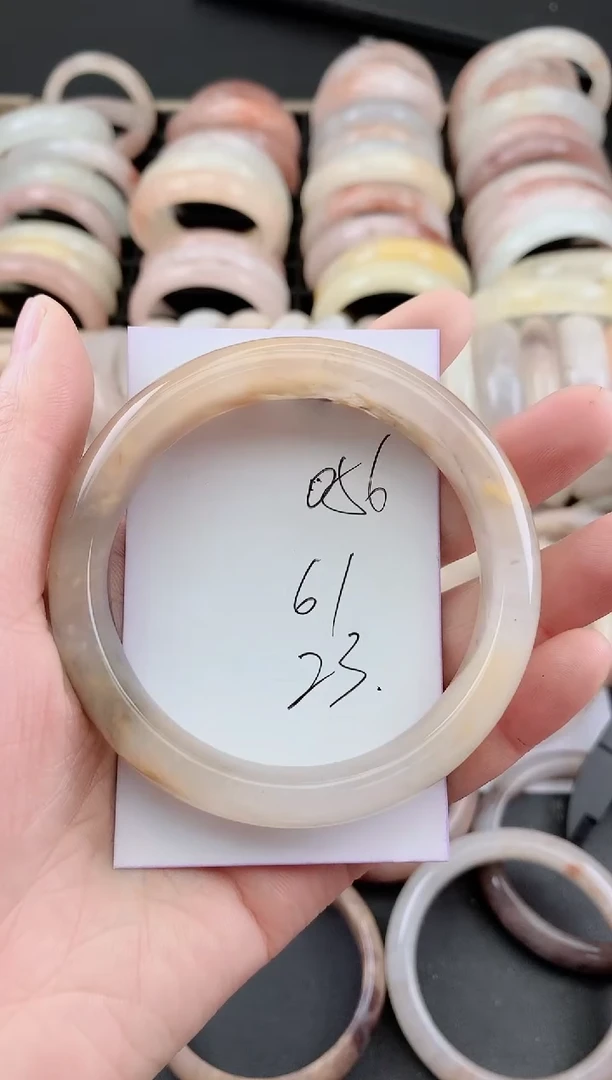 未镶嵌手镯石英质玉（金丝玉）056