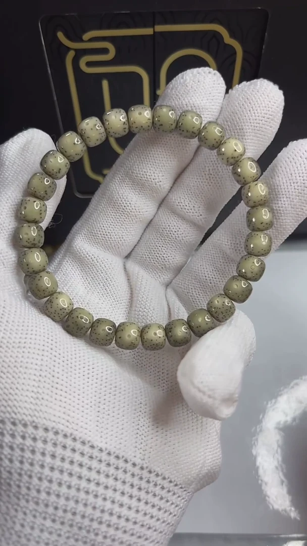 手串星月菩提小驼包8x7.a629