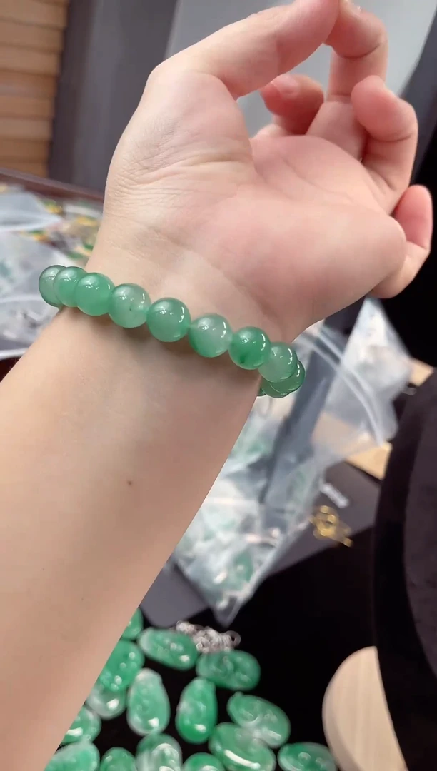 吊坠(赠链)未镶嵌石英质玉手串