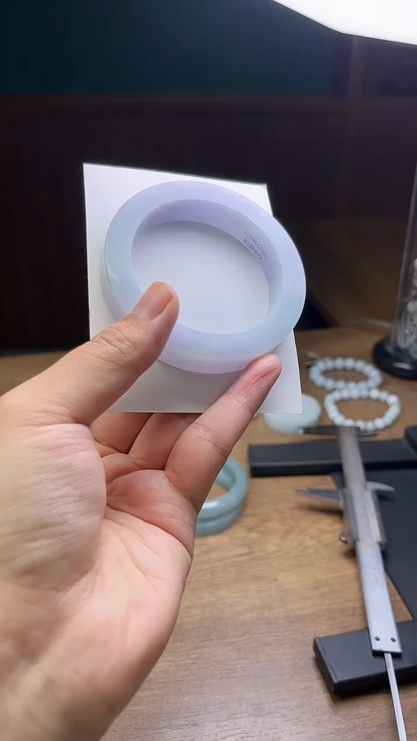 未镶嵌手镯定制翡翠暗*定制