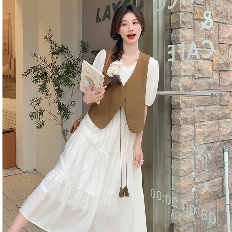 白色连衣裙马甲两件套女夏今年流行时尚高级感爆款超好看漂亮套装