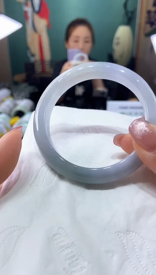 翡翠手镯未镶嵌5758圈口t