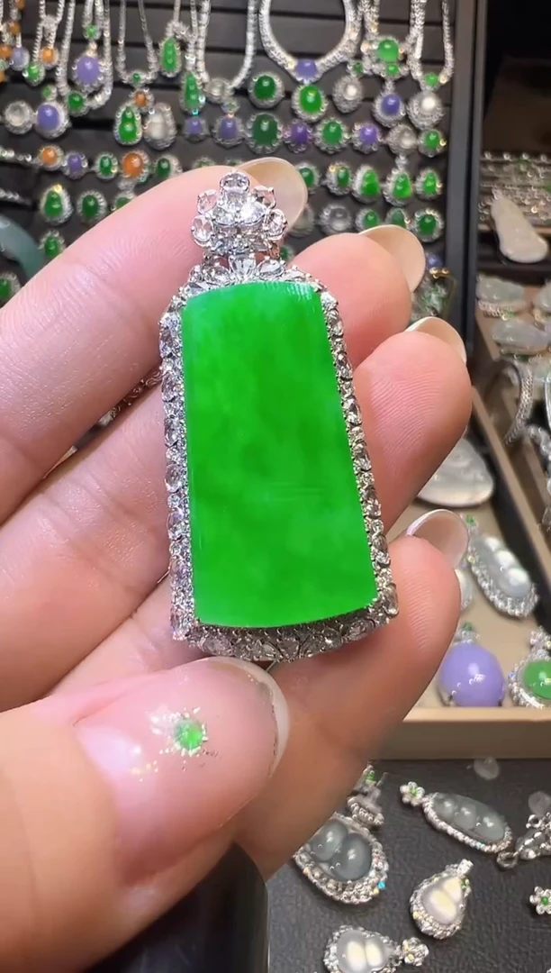 吊坠(不含链)18K金镶嵌翡翠无事牌