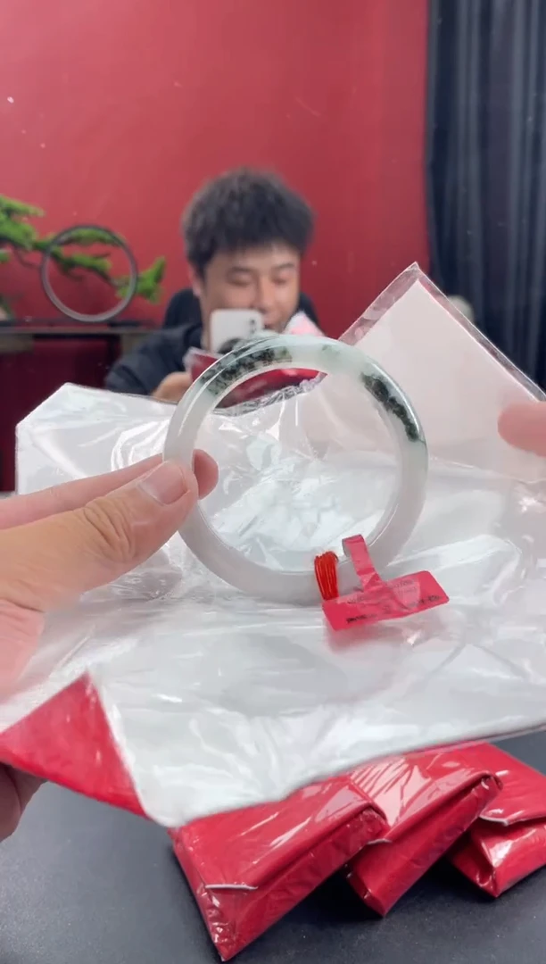 未镶嵌手镯翡翠8