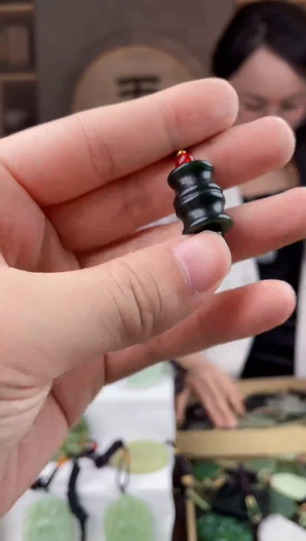 颈饰未镶嵌和田玉拍一发一，多样性发货