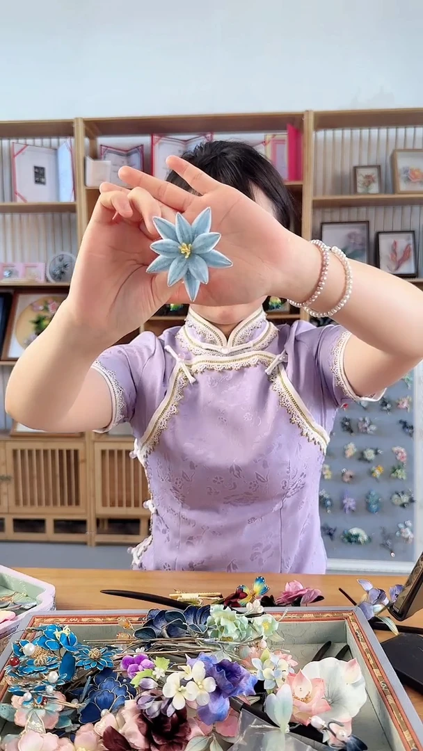 非金属羽毛蓝莲花