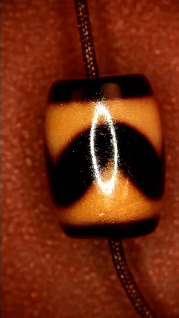 未镶嵌玛瑙/玉髓珠宝半成品放漏高货黑金牙牙天珠10*13